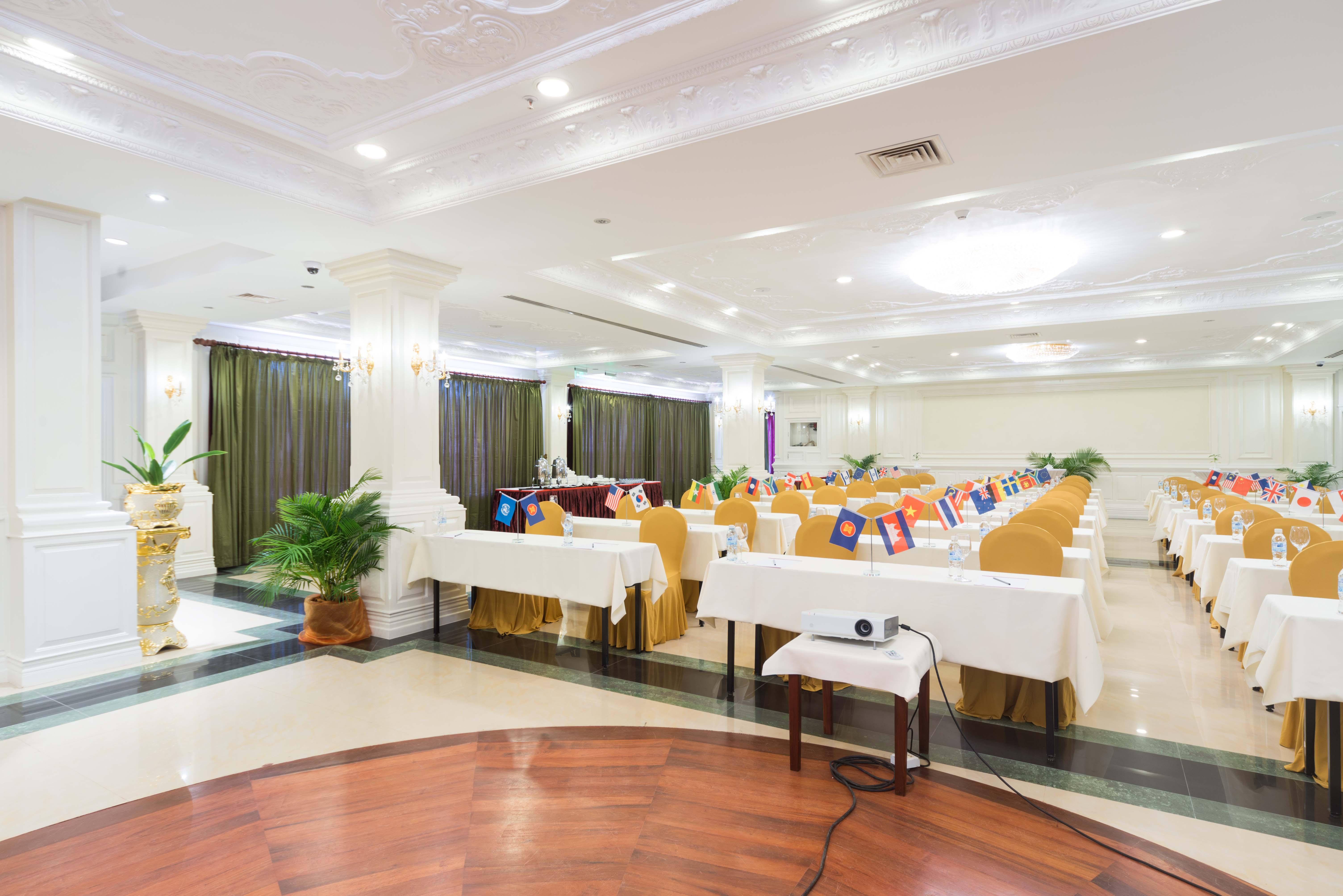 Regency Angkor Hotel Siem Reap Exterior foto