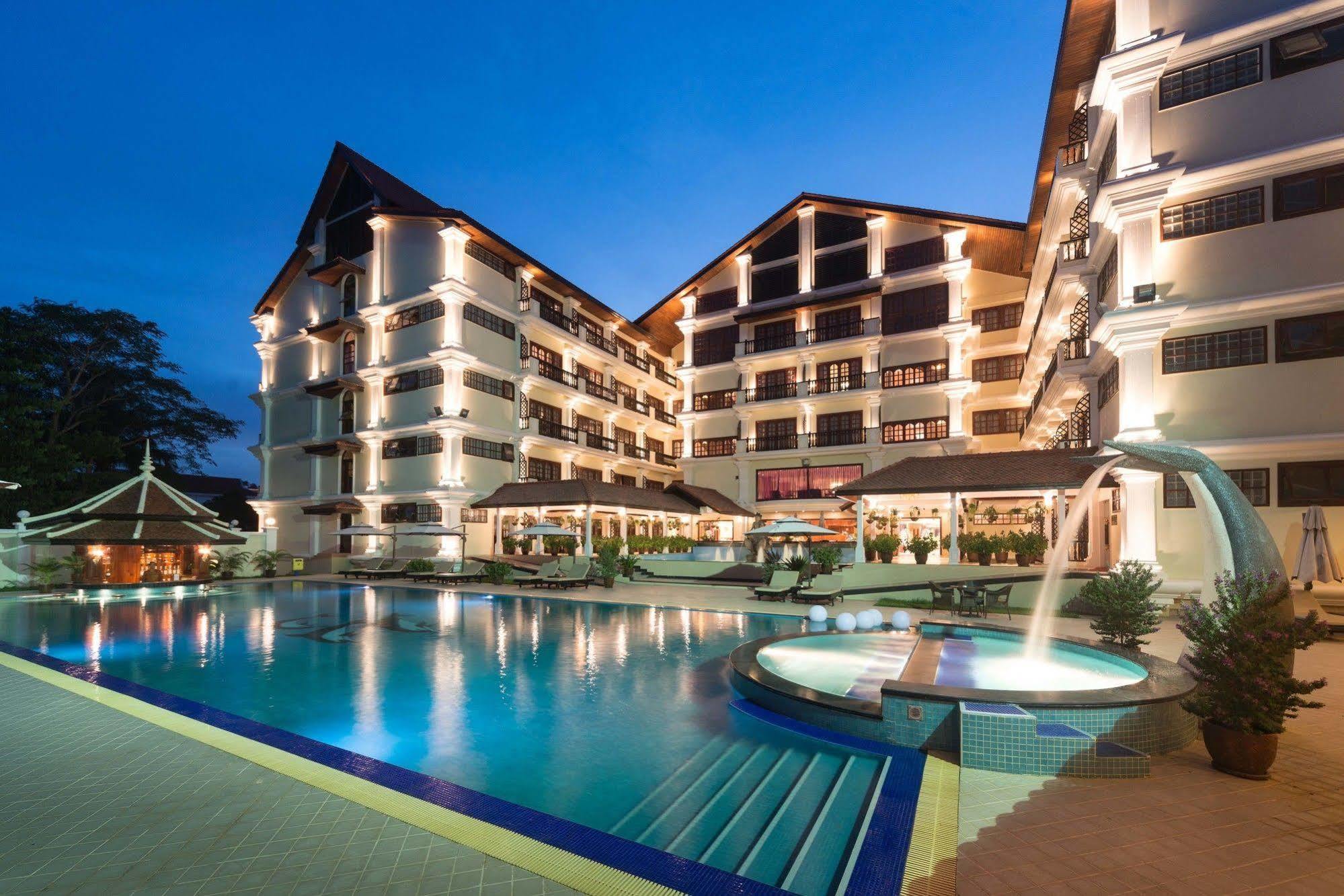 Regency Angkor Hotel Siem Reap Exterior foto